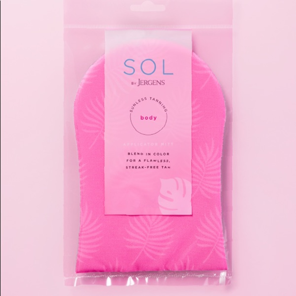 I’m selling tanning mitt